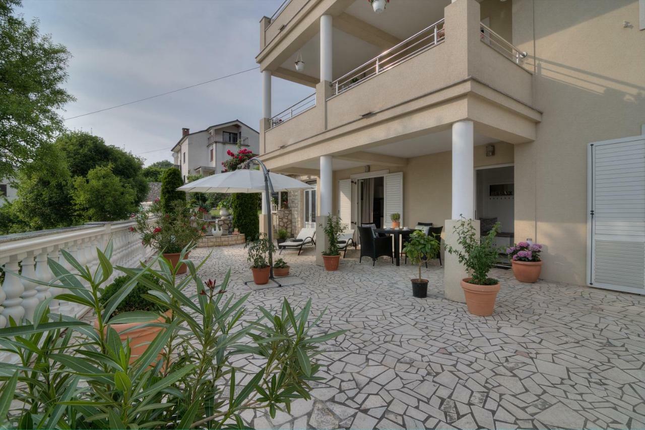 סנג' Apartment Barbara מראה חיצוני תמונה